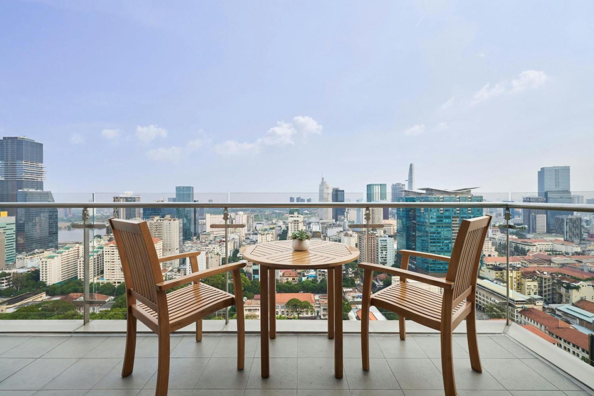 One-Bedroom Apartment with Balcony